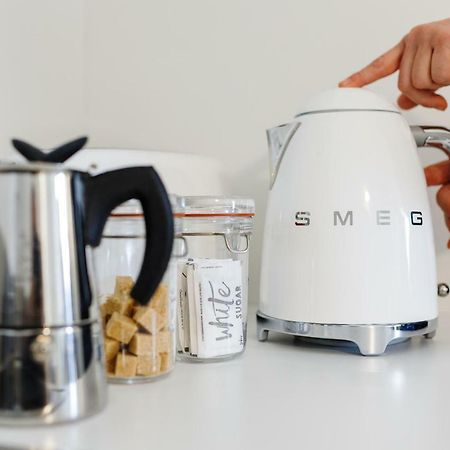 White Stylish Apartments ヴィーコ・エクエンセ エクステリア 写真