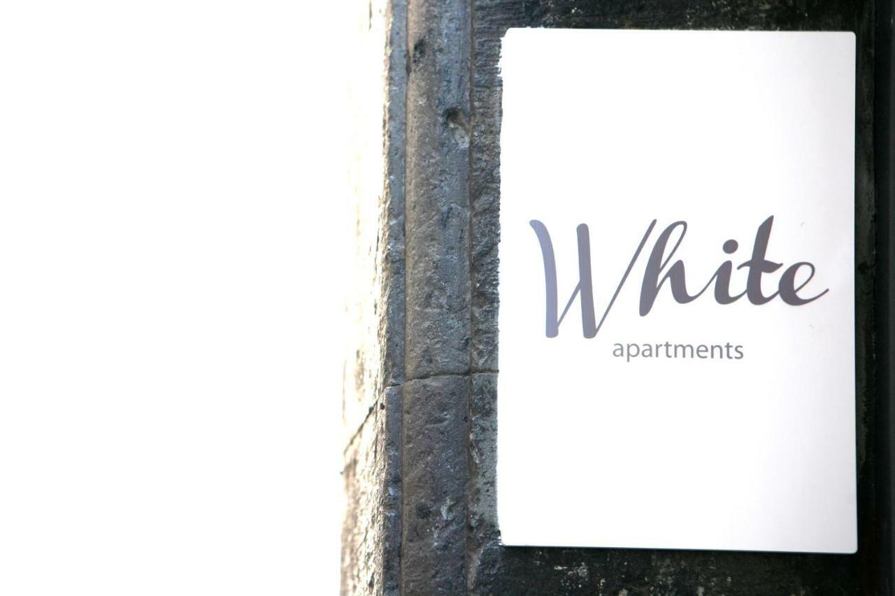 White Stylish Apartments ヴィーコ・エクエンセ エクステリア 写真
