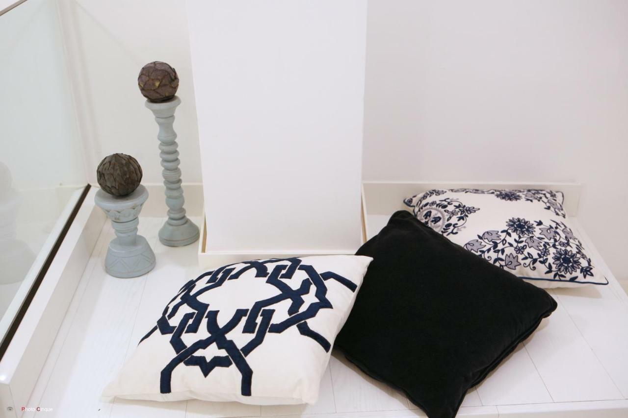 White Stylish Apartments ヴィーコ・エクエンセ エクステリア 写真
