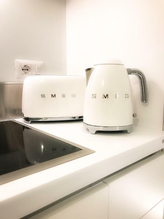White Stylish Apartments ヴィーコ・エクエンセ エクステリア 写真