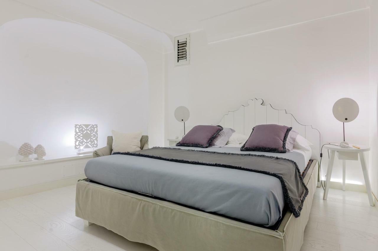 White Stylish Apartments ヴィーコ・エクエンセ エクステリア 写真