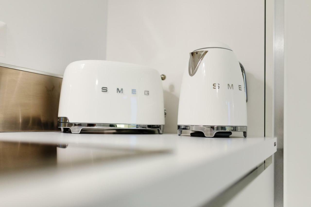 White Stylish Apartments ヴィーコ・エクエンセ エクステリア 写真